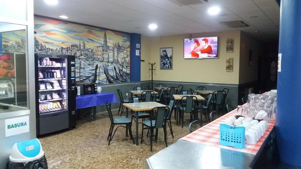 Hostal Venecia II Монсон Экстерьер фото