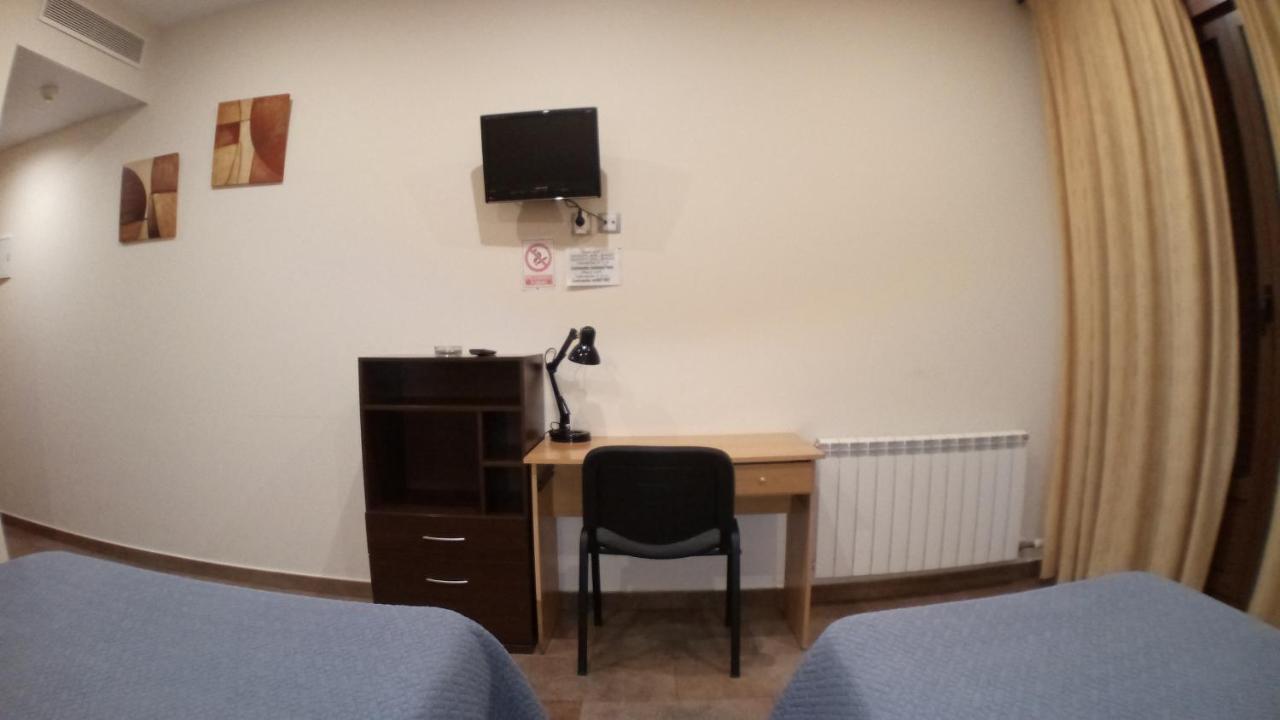 Hostal Venecia II Монсон Экстерьер фото