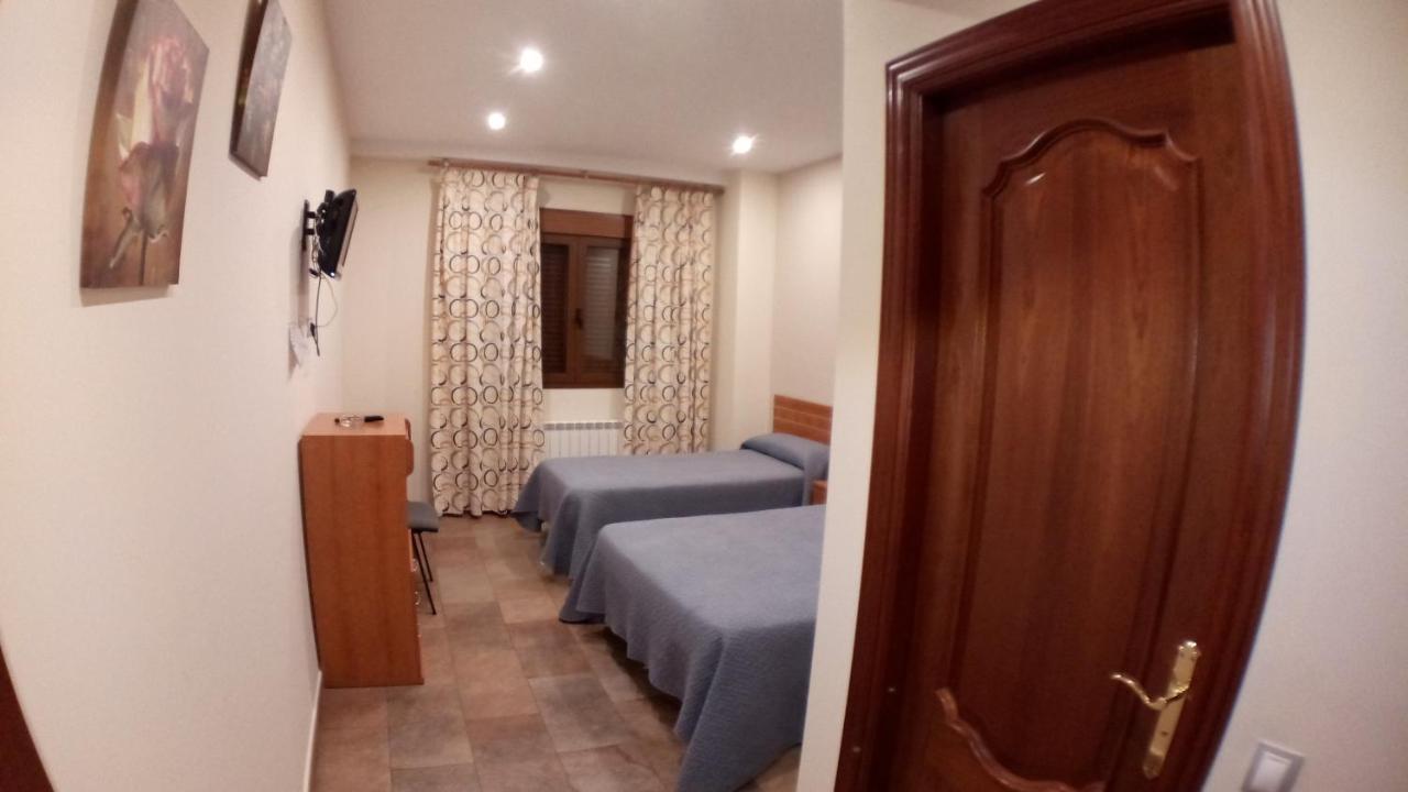Hostal Venecia II Монсон Экстерьер фото