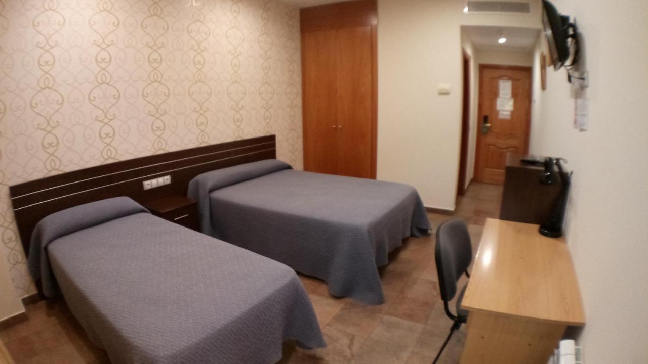 Hostal Venecia II Монсон Экстерьер фото