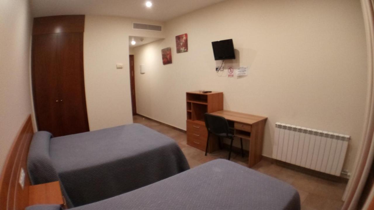 Hostal Venecia II Монсон Экстерьер фото