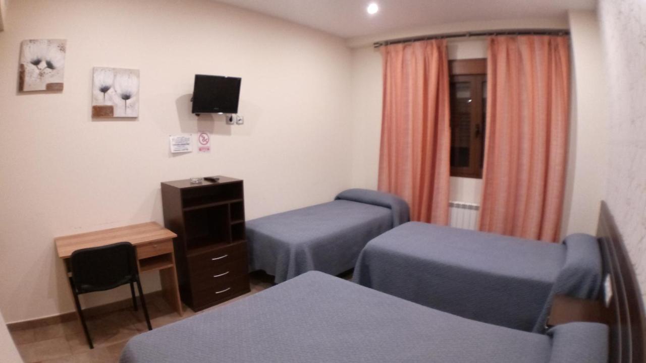 Hostal Venecia II Монсон Экстерьер фото