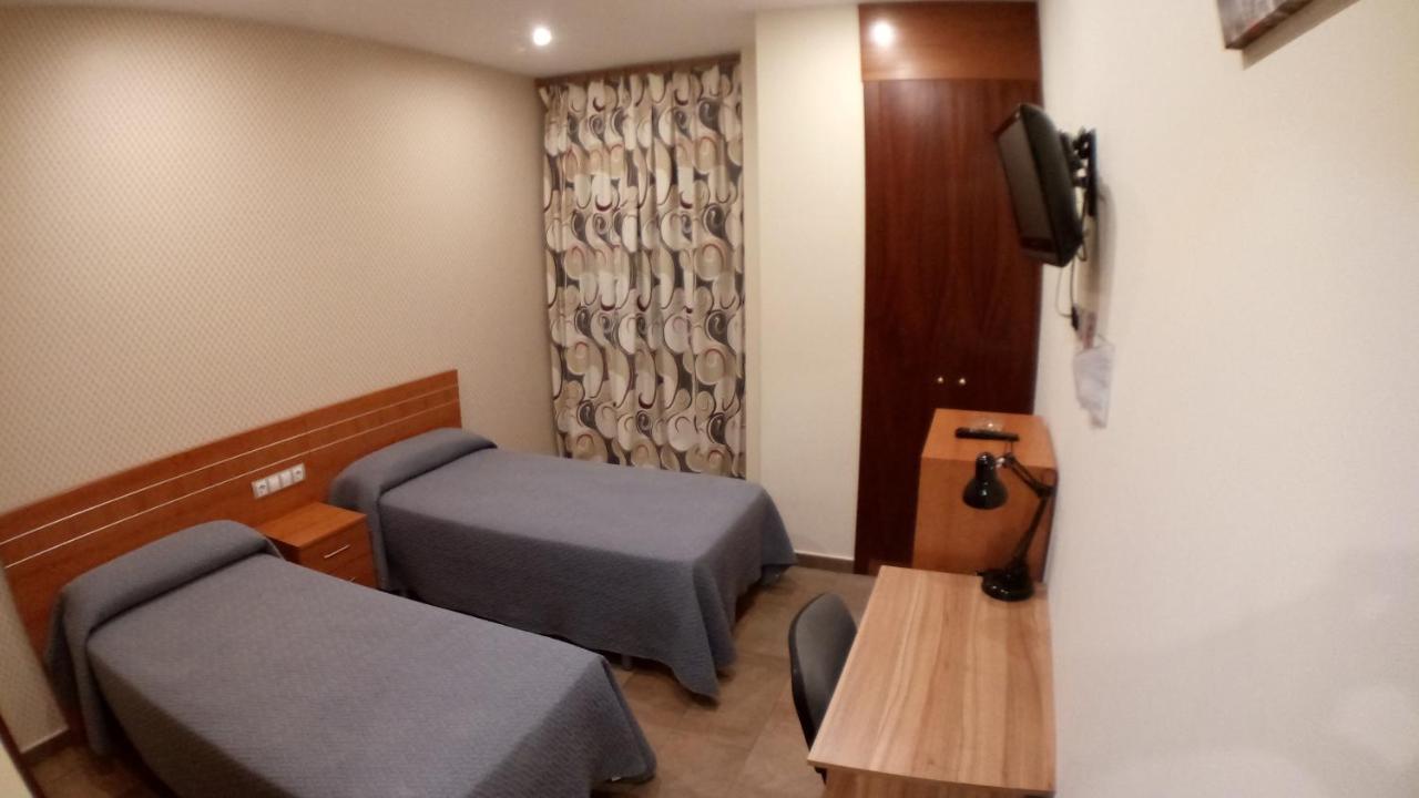 Hostal Venecia II Монсон Экстерьер фото