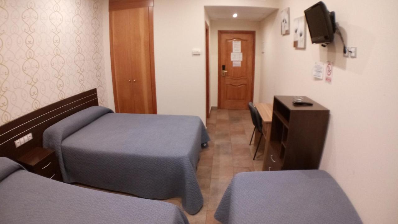 Hostal Venecia II Монсон Экстерьер фото