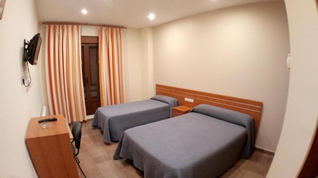 Hostal Venecia II Монсон Экстерьер фото