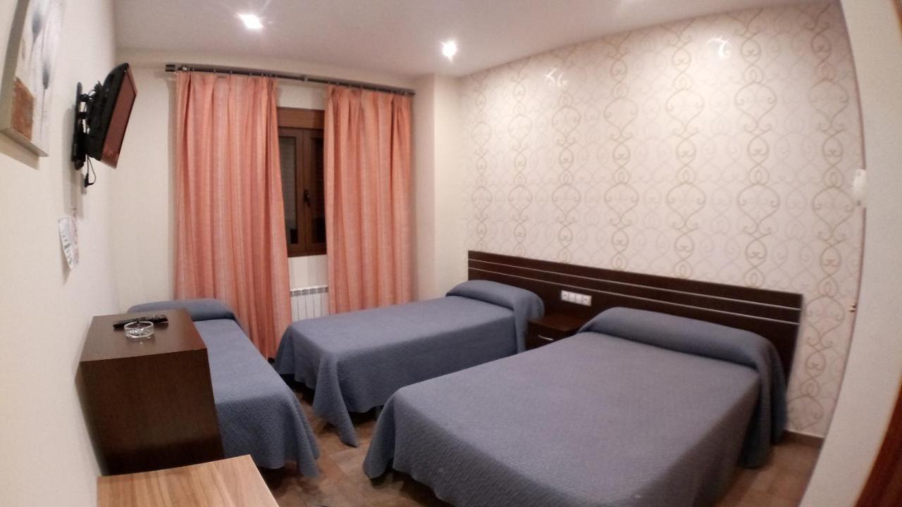 Hostal Venecia II Монсон Экстерьер фото